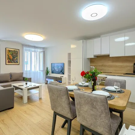 Tale - Brand New In Pula's Old Town, With Free Netflix And Wi-fi * プーラ