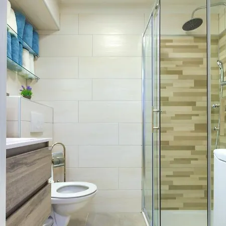 Tale - Brand New In Pula's Old Town, With Free Netflix And Wi-fi アパート プーラ
