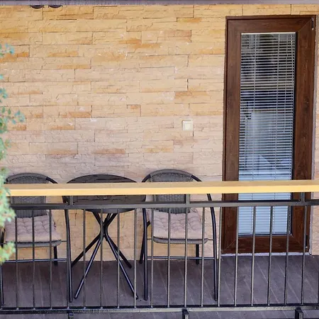Tale - Brand New In Pula's Old Town, With Free Netflix And Wi-fi アパート