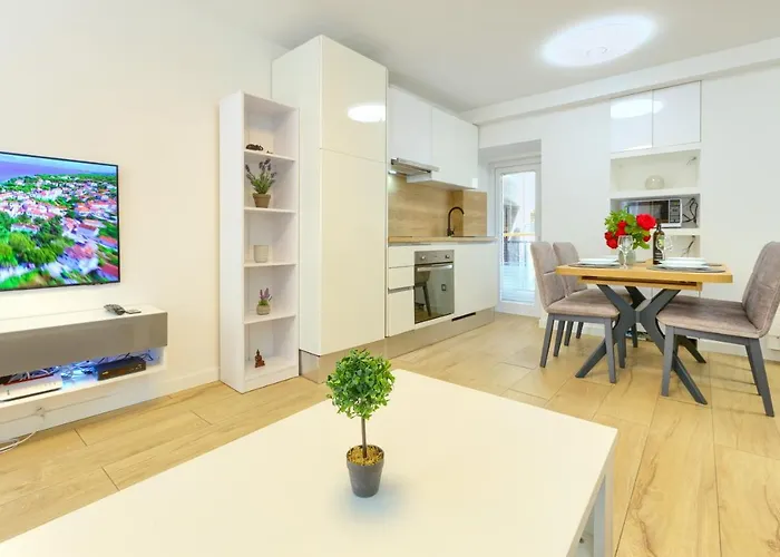 Tale - Brand New In Pula's Old Town, With Free Netflix And Wi-fi Lejlighed *