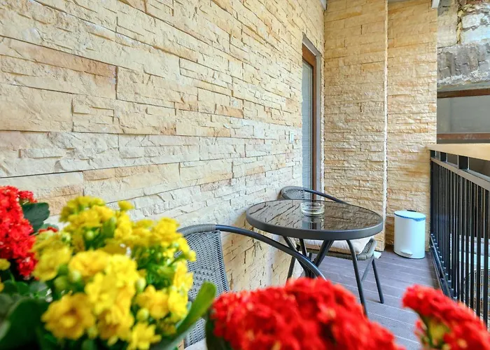 Tale - Brand New In Pula's Old Town, With Free Netflix And Wi-fi *