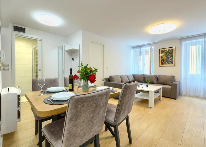 Tale - Brand New In Pula's Old Town, With Free Netflix And Wi-fi *