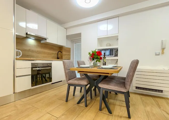 Tale - Brand New In Pula's Old Town, With Free Netflix And Wi-fi Lejlighed