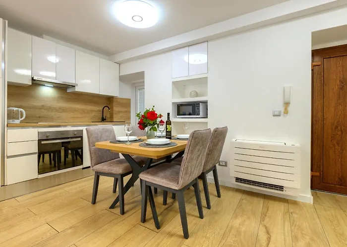 Lejlighed Tale - Brand New In Pula's Old Town, With Free Netflix And Wi-fi *