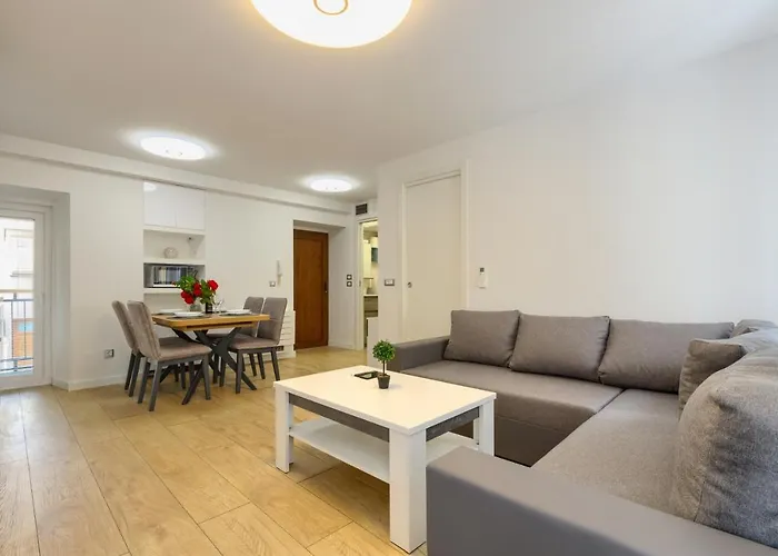 Tale - Brand New In Pula's Old Town, With Free Netflix And Wi-fi