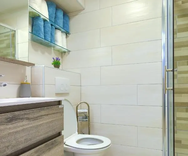 Tale - Brand New In Pula's Old Town, With Free Netflix And Wi-fi *