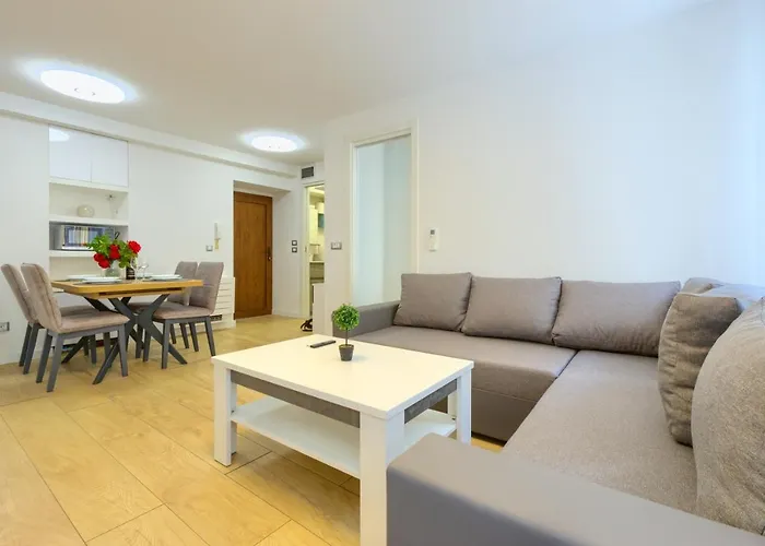 Tale - Brand New In Pula's Old Town, With Free Netflix And Wi-fi